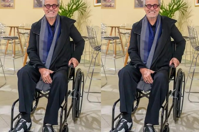 Carlinhos de Jesus explica diagnóstico que motivou o uso de cadeira de rodas