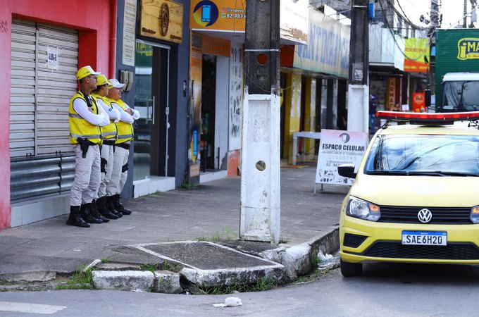 Agentes do Ronda no Bairro atuam em flagrante de furto, em Maceió