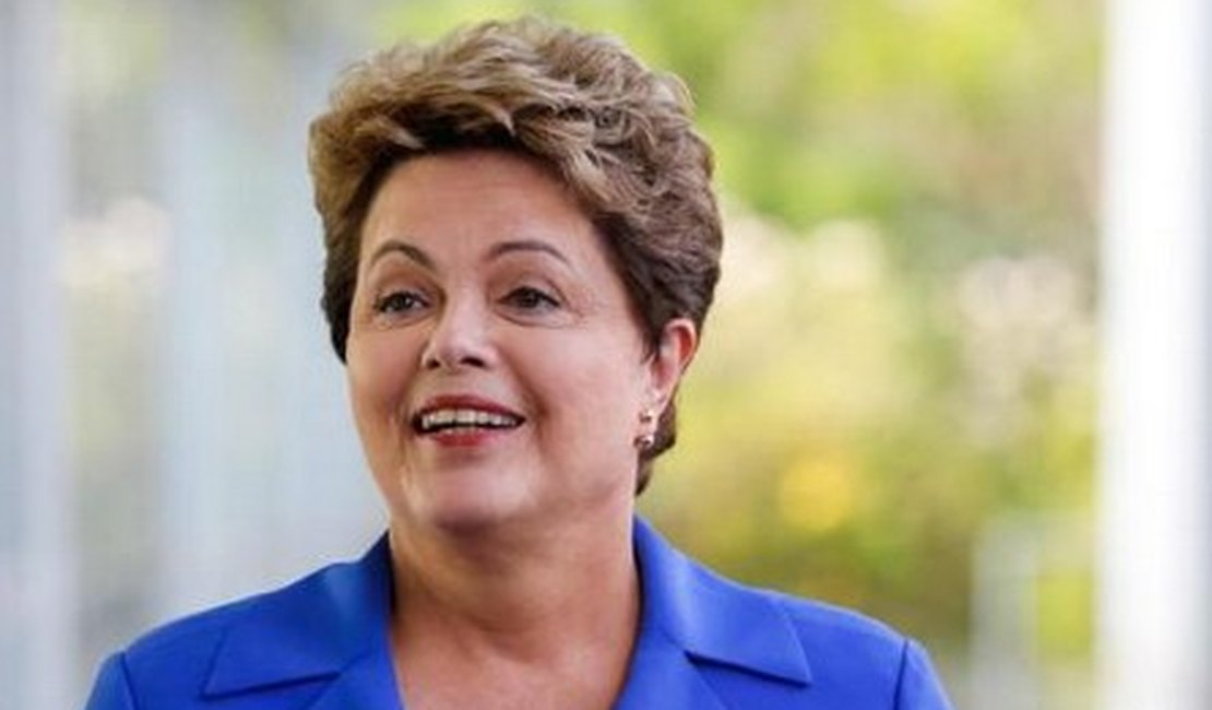 Pela primeira vez Dilma admite desvio na Petrobras