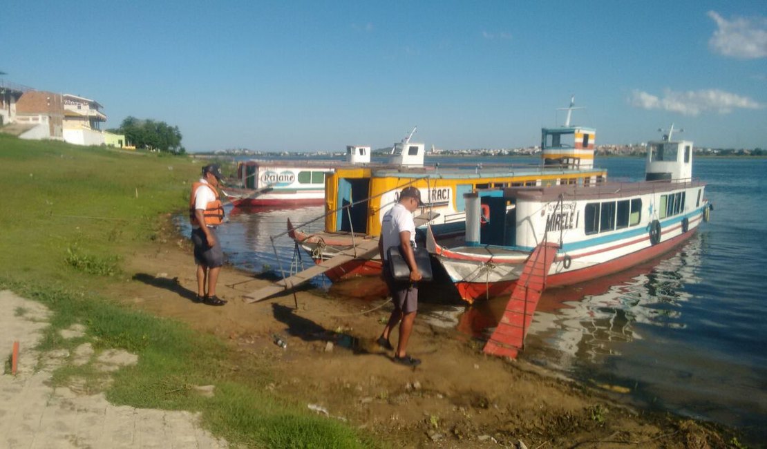 Agentes públicos inspecionam 24 embarcações entre Penedo e Porto Real do Colégio