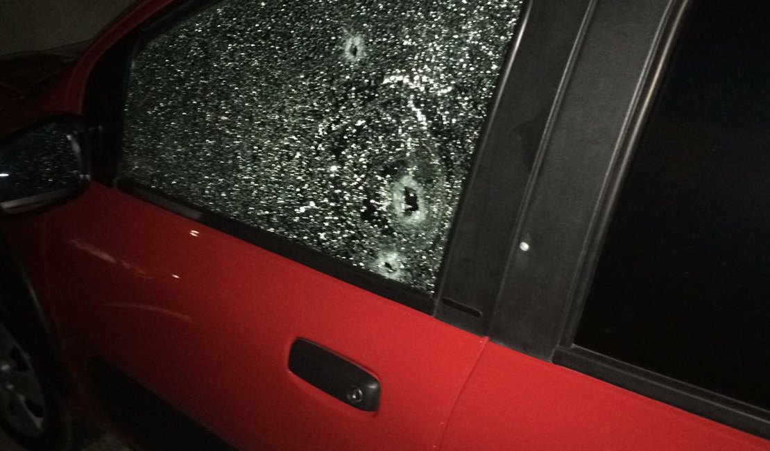 Homem é baleado dentro do próprio carro em Arapiraca