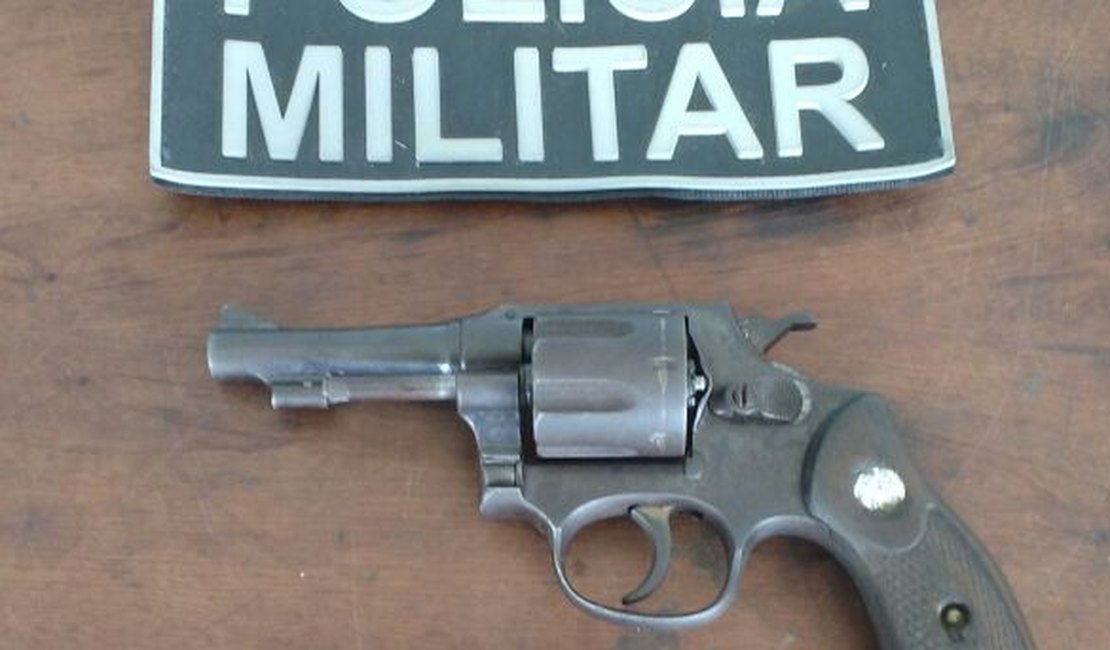Rádio Patrulha prende homem por porte de arma em Arapiraca