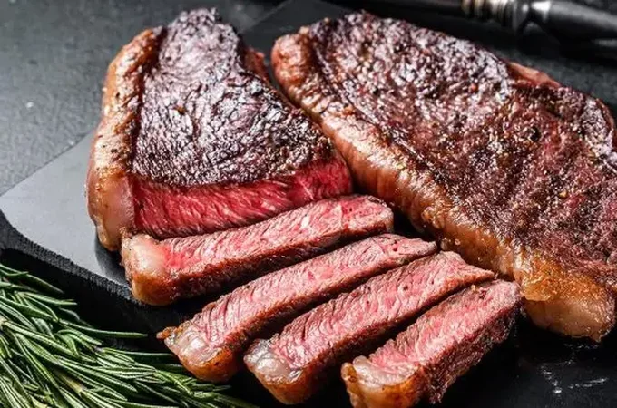 Representante de vendas tenta furtar 3kg de picanha em supermercado de Maceió