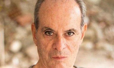 'Perdi quase todos os amigos e amores', diz Ney Matogrosso sobre envelhecer