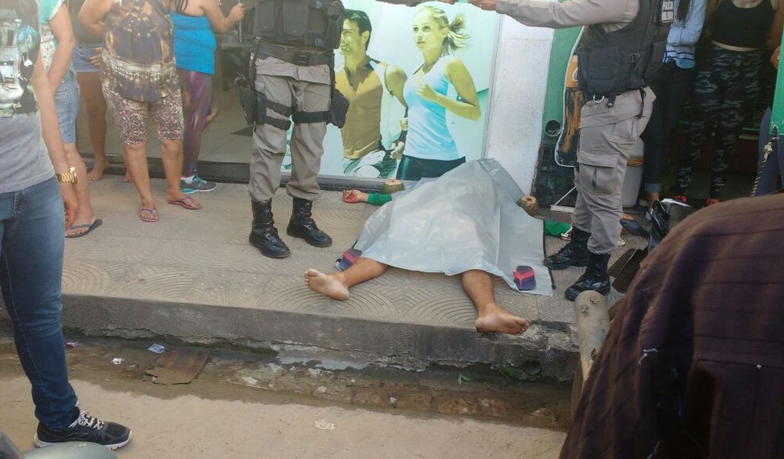 Mototaxista é perseguido e assassinado a tiros em Arapiraca