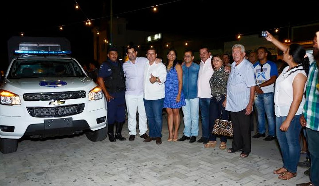 Prefeito Fabinho Aurélio entrega veículo 0km à Guarda Municipal