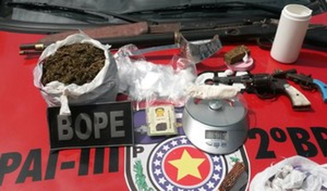 Polícia prende grupo suspeito de tráfico de drogas em Murici