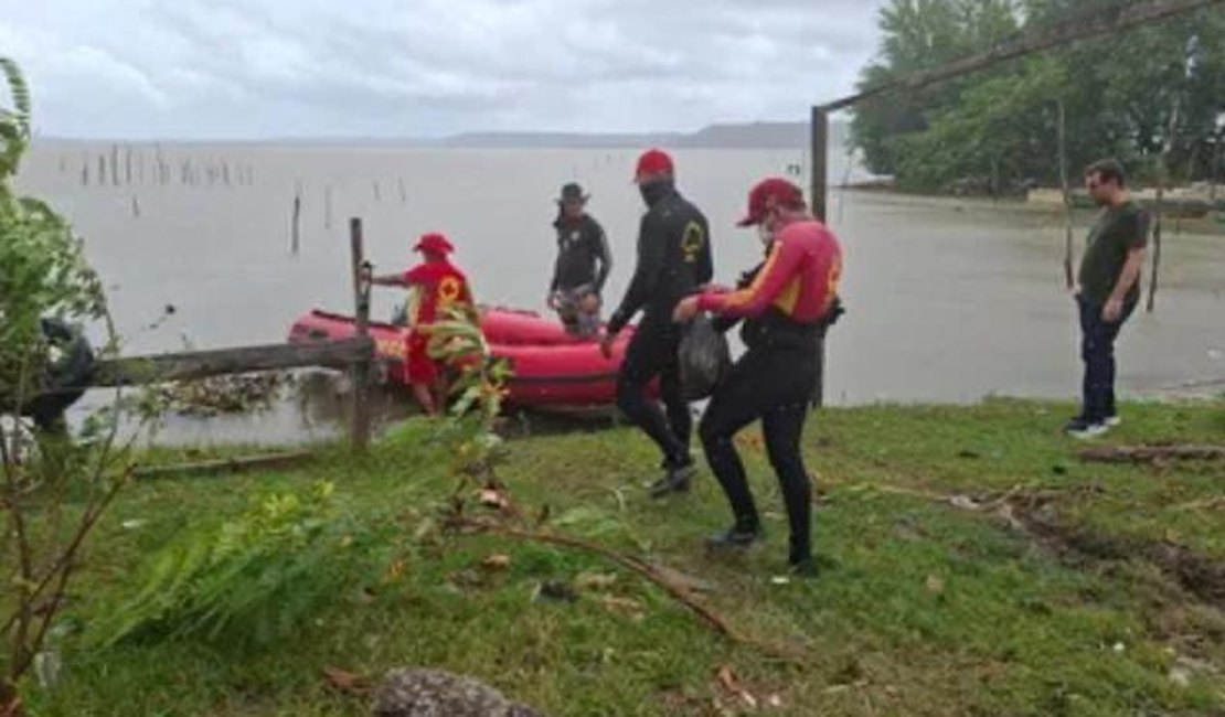 Corpo de jovem é encontrado amarrado e com marcas de tiros na Ilha da Laguna Mundaú, em Maceió