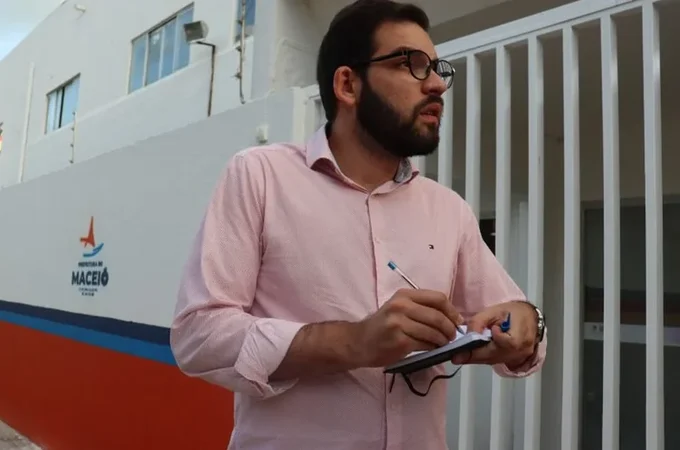 Arapiraquense Luiz Rogério Neves Lima reassume como secretário de Educação de Maceió