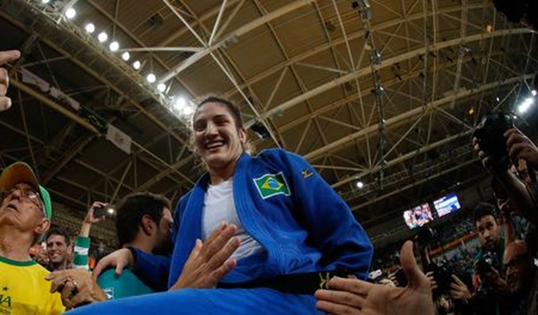 Judoca Mayra Aguiar vence cubana e ganha medalha de bronze