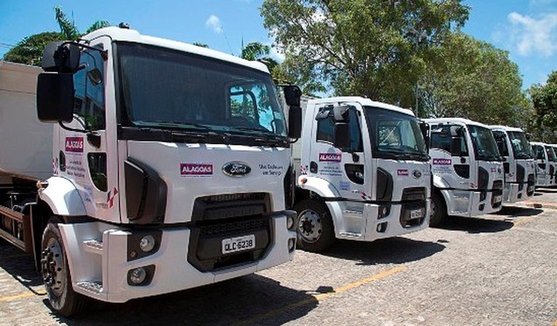 Governo entrega caminhões-pipa a cinco municípios nesta segunda