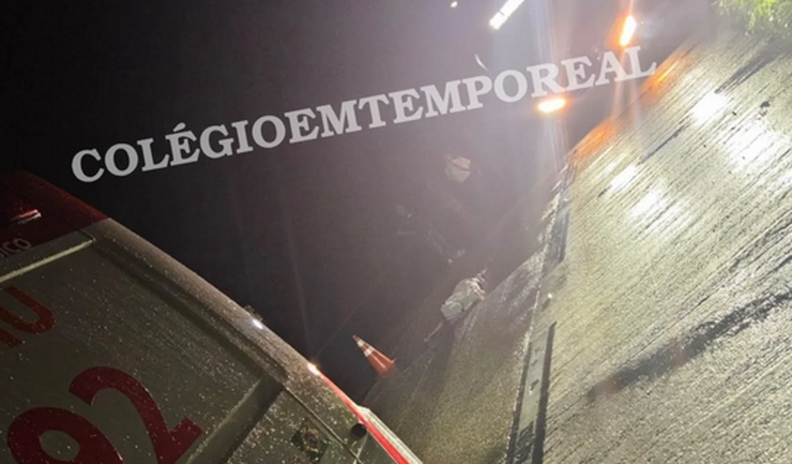 Homem morre atropelado por ônibus na BR-101, em São Brás