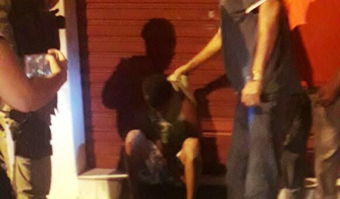 Um foge e outro é preso após tentativa de roubo em Bomboniere