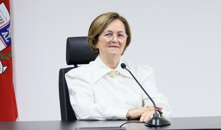 Após nove meses de articulação política, Lula indica tia de JHC, procuradora Marluce Caldas, para o STJ