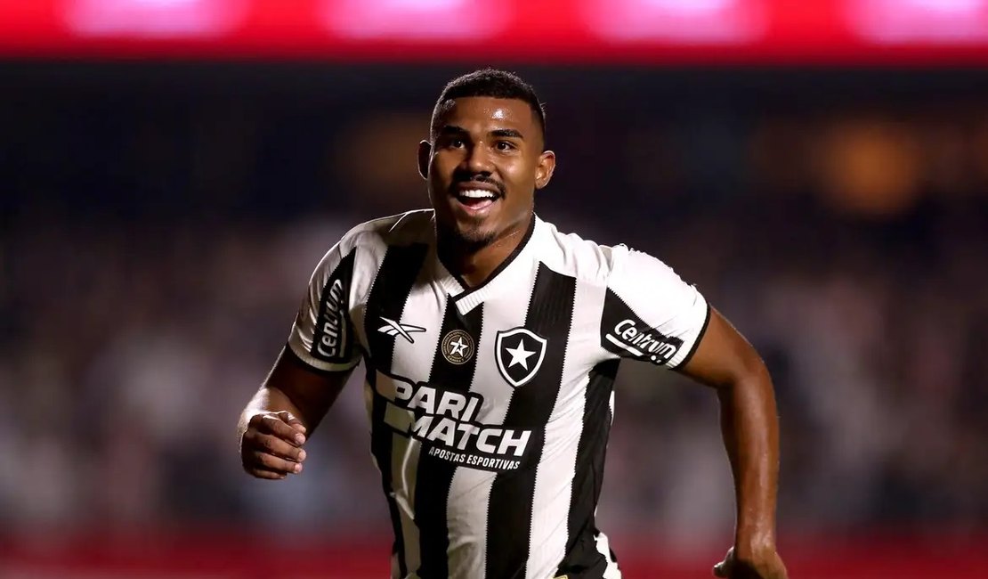 Nottingham Forest anuncia a contratação do lateral Cuiabano