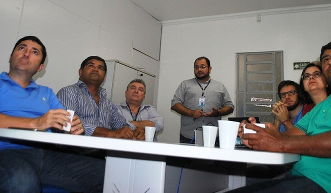Vereadores e técnicos da CAB discutem vazamentos em Arapiraca