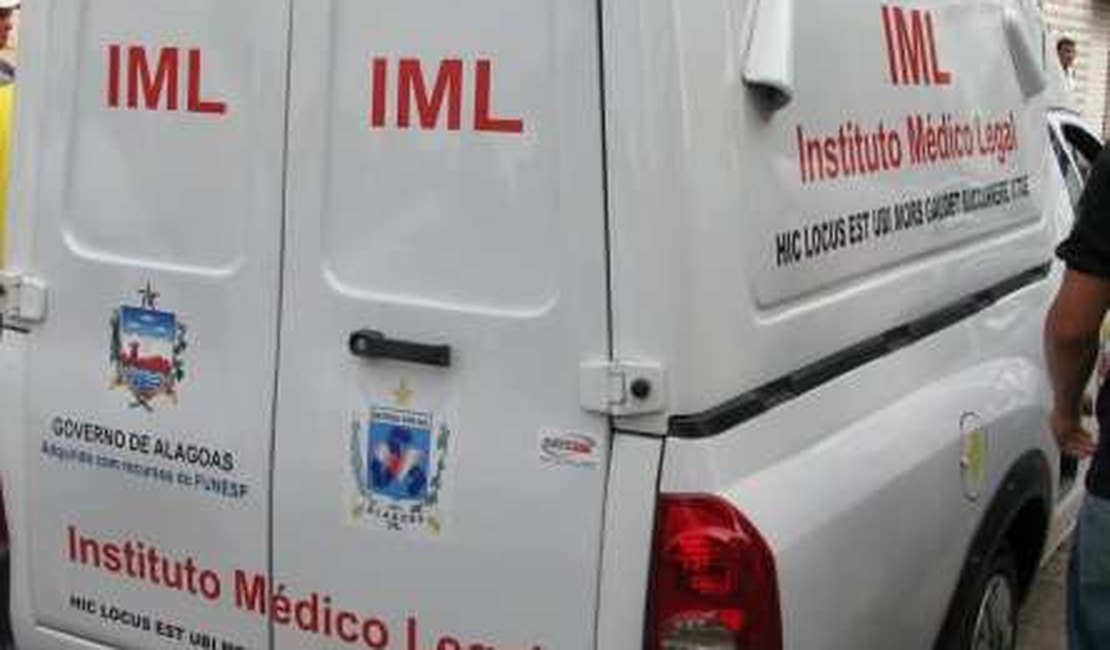 Corpo é encontrado dentro de porta-malas de carro