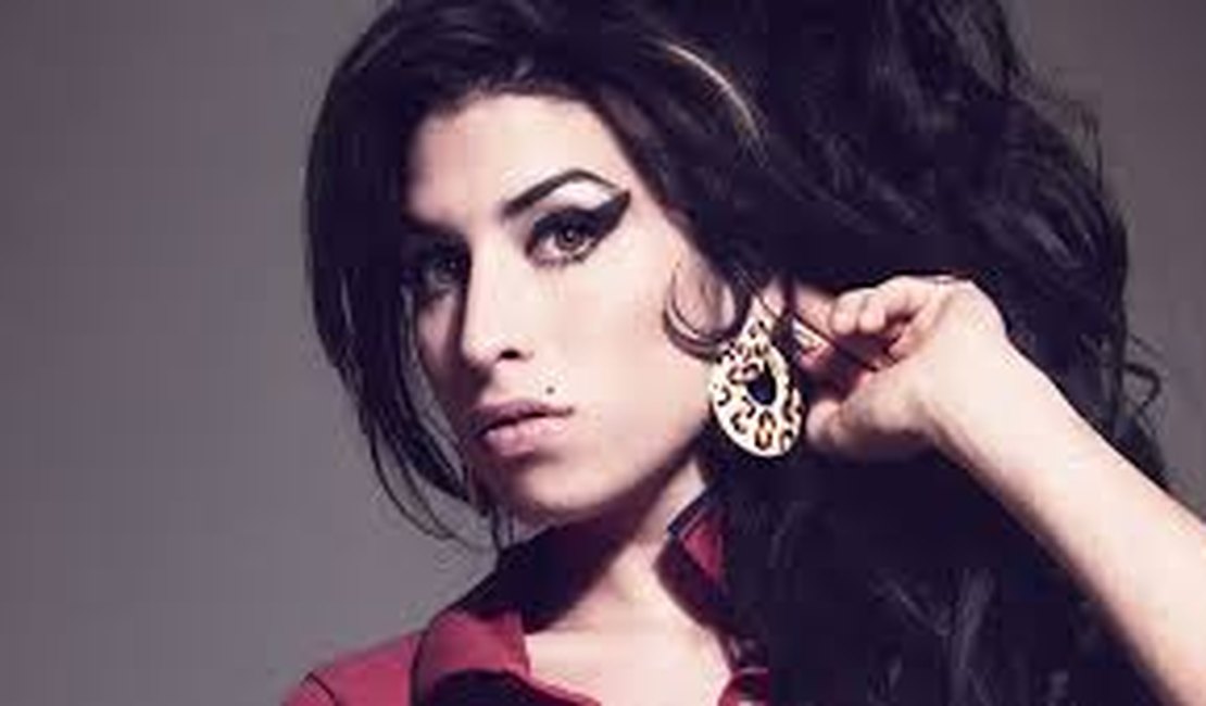 Novo documentário sobre Amy Winehouse estreia no Brasil