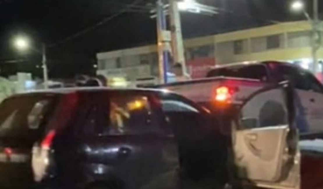 Colisão entre carro e caminhonete da Prefeitura de Delmiro Gouveia deixa idoso ferido no Sertão de Alagoas