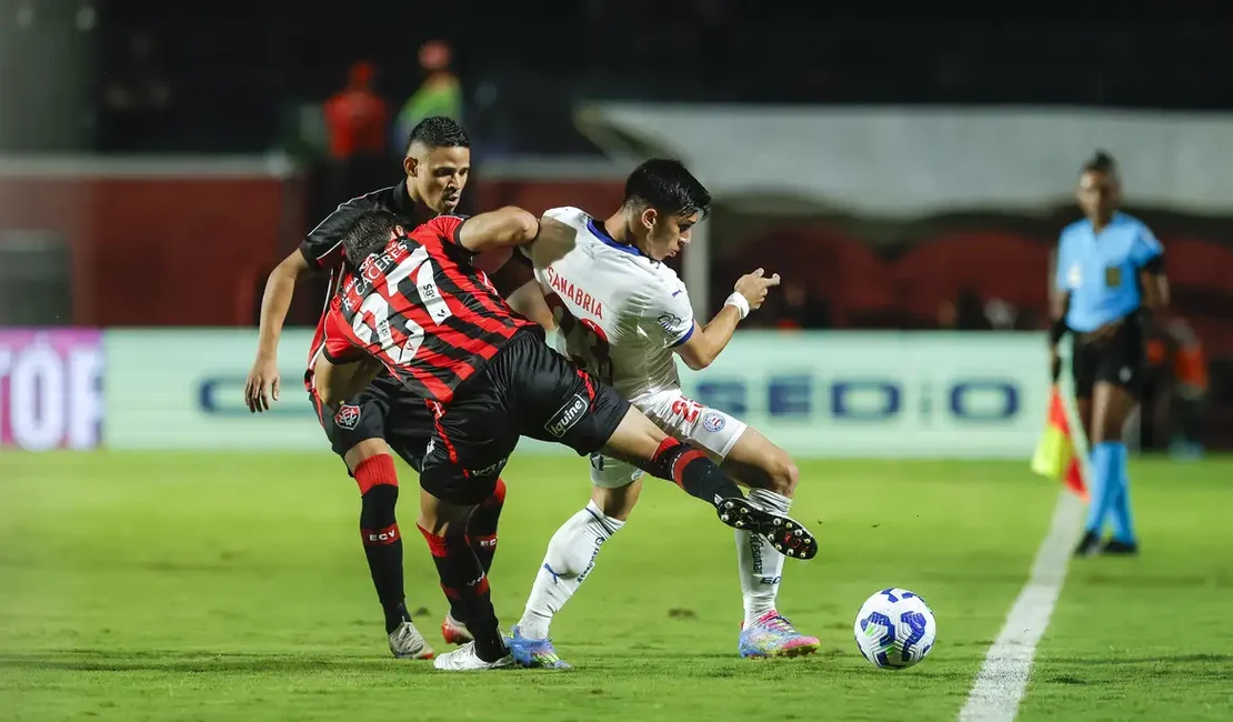 Vitória derrota Bahia e ganha fôlego na luta contra o rebaixamento