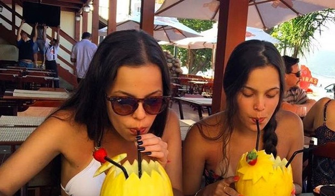Mayla posta foto com Emilly e chama torcida: 'Não podemos desistir aqui'