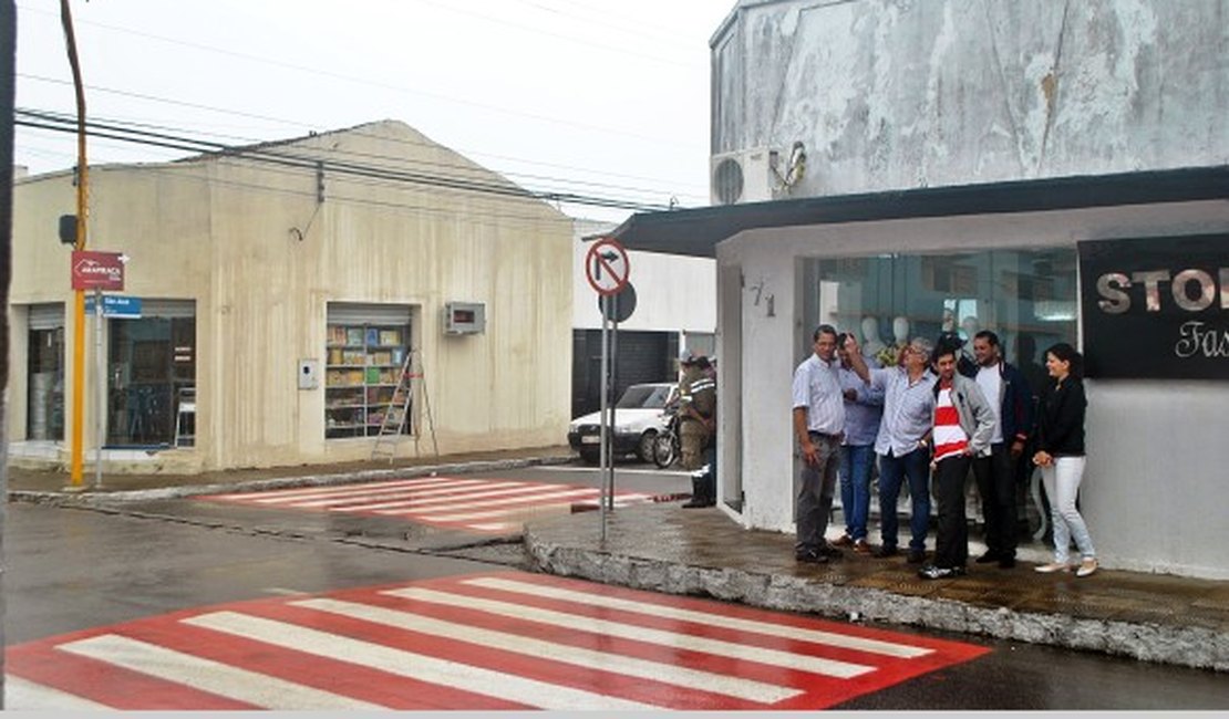 SMTT liga semáforo e melhora tráfego entre bairros de Arapiraca