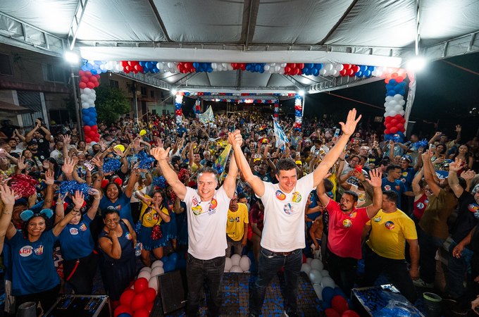 Rui Palmeira reúne 4 mil pessoas no Benedito Bentes durante campanha à deputado federal