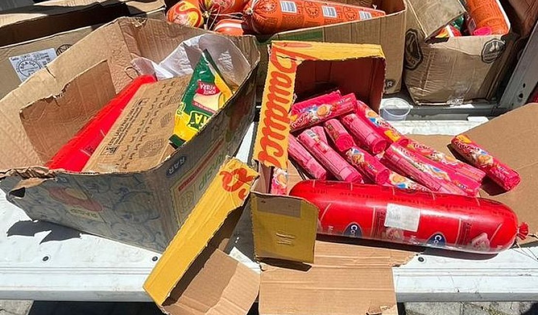 Fiscalização recolhe 100 kg de produtos vencidos em feira de Maceió