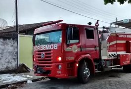 Homem se embriaga e morre afogado ao tentar mergulhar em açude no bairro Canafístula