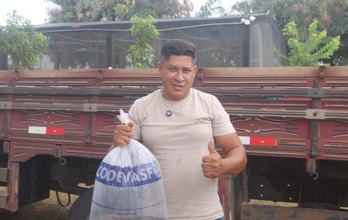 Entrega de alevinos a produtores rurais de Arapiraca