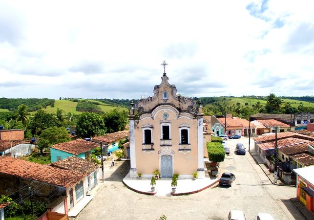 Vítima reage a assalto e joga carro contra moto de suspeito, Santa Luzia do Norte