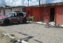 Mulher é morta a tiros na porta de casa na Chã do Pilar