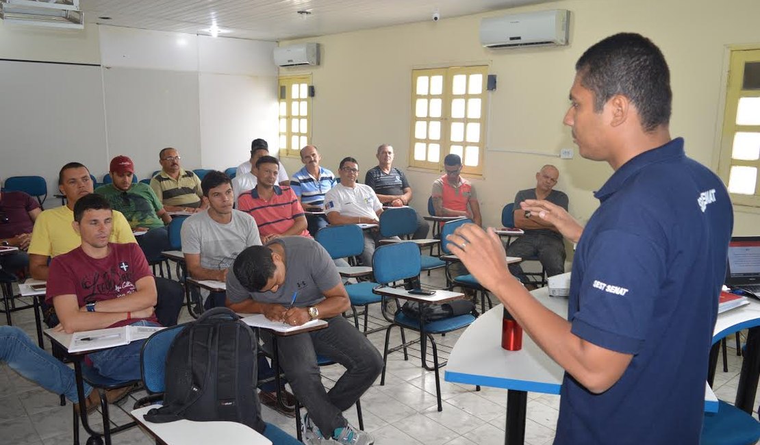 SMTT realiza curso para Condutor de Veículos de Emergência em Arapiraca