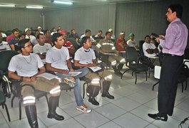 Prefeitura de Arapiraca capacita agentes de trânsito