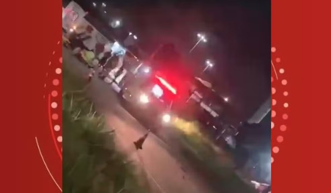 Irmãos de 4 e 8 anos morrem após serem atropelados por carro em rodovia de Salvador