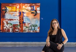 Exposição “Paisagens que Dançam, Folguedos e Tradições Alagoanas” apresenta pinturas e instalações de Simone Freitas no MUPA