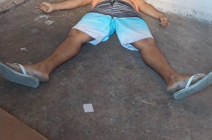 Homem é executado a tiros dentro de casa em Maribondo
