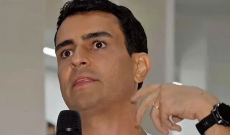 JHC foge do debate com Renan Filho e deixa cadeira vazia na Band