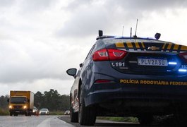 Caminhoneiro é detido com placas de gesso sem nota fiscal, em Alagoas