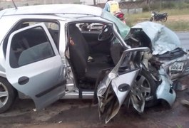 Colisão entre dois carros deixa um morto e três feridos no Agreste