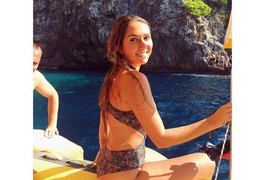Carol Portaluppi aparece pronta para mergulhar em cenário paradisíaco