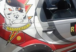 Trio furta televisor de estabelecimento comercial no Centro de Arapiraca