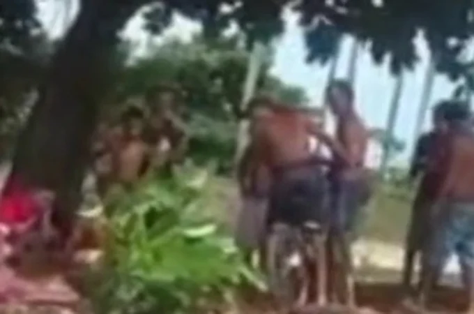 Homem é assassinado a tiros enquanto tratava cavalo e suspeitos são presos, em Maceió