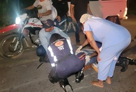 Colisão entre carro e moto deixa mulher ferida na AL-110, em Arapiraca