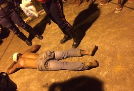 Homem é espancado por populares após suposto assalto em Arapiraca