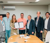 Governador Paulo Dantas assina decreto que amplia oferta de voos em Alagoas