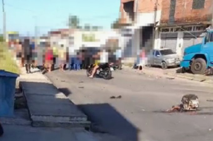 Motociclista atropela mulher e ambas ficam feridas em Penedo