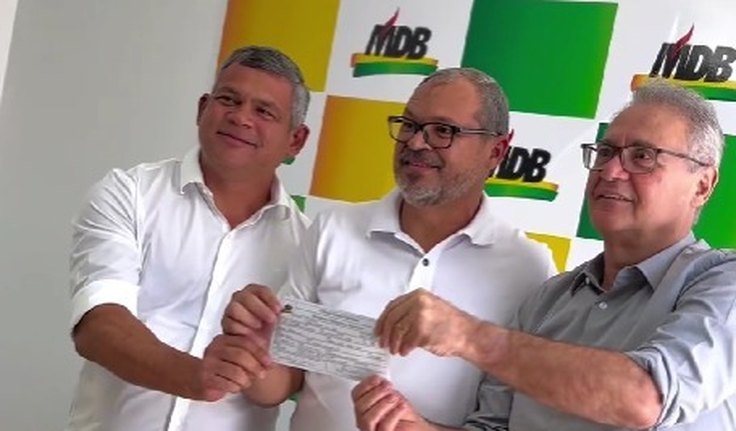 Pré-candidato a prefeito de Feira Grande, Dário Roberto assina filiação ao MDB