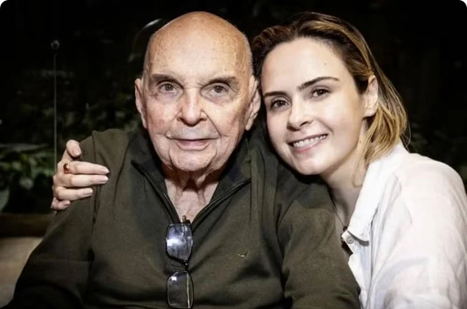 Pai de Ana Paula Renault morre em BH; equipe diz que participante continuará no BBB