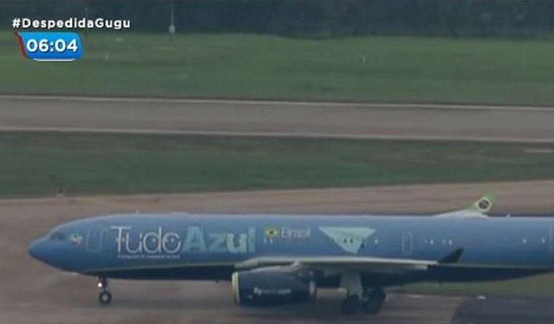 Avião com corpo de Gugu Liberato chega ao aeroporto de Viracopos